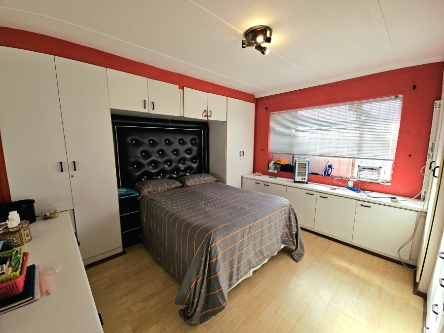 4 Bedroom Property for Sale in Strandfontein Village Western Cape